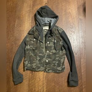 Camo/fleece sweatshirt jacket